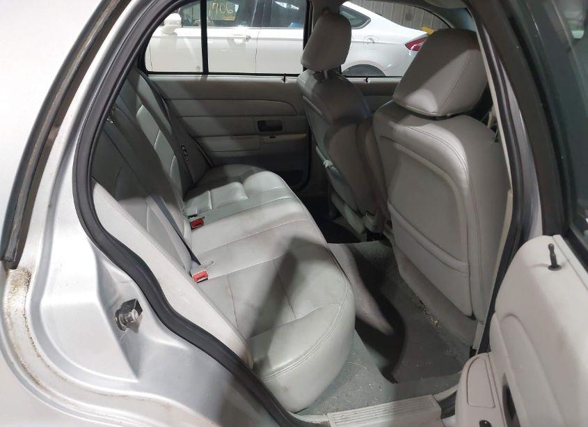 Photo 8 of 2003 Ford Crown VICTORIA LX (VIN 2FAFP74WX3X165269)