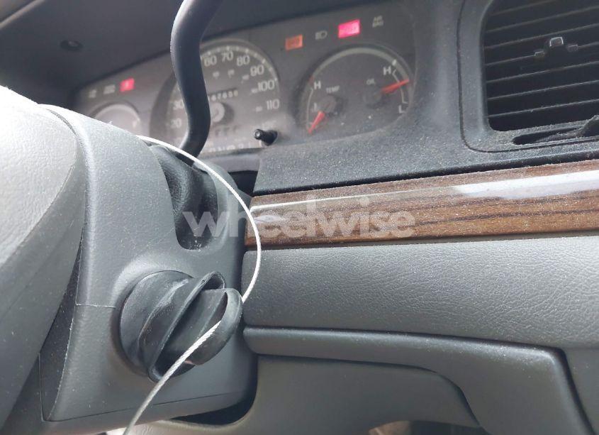 Photo 11 of 2004 Ford Crown VICTORIA LX (VIN 2FAFP74WX4X150238)