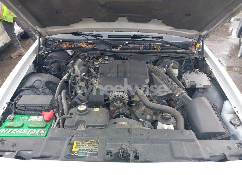 Photo 10 of 2005 Ford Crown VICTORIA LX/LX SPORT (VIN 2FAFP74WX5X105415)