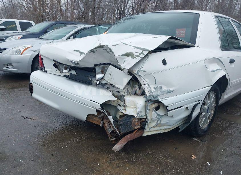 Photo 6 of 2005 Ford Crown VICTORIA LX/LX SPORT (VIN 2FAFP74WX5X105415)