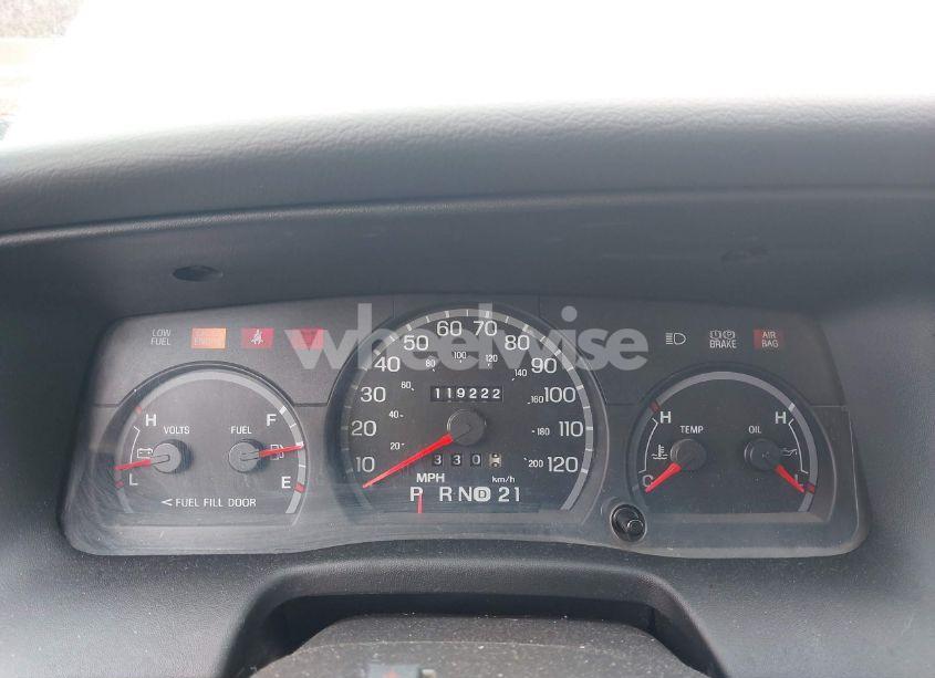 Photo 7 of 2005 Ford Crown VICTORIA LX/LX SPORT (VIN 2FAFP74WX5X105415)