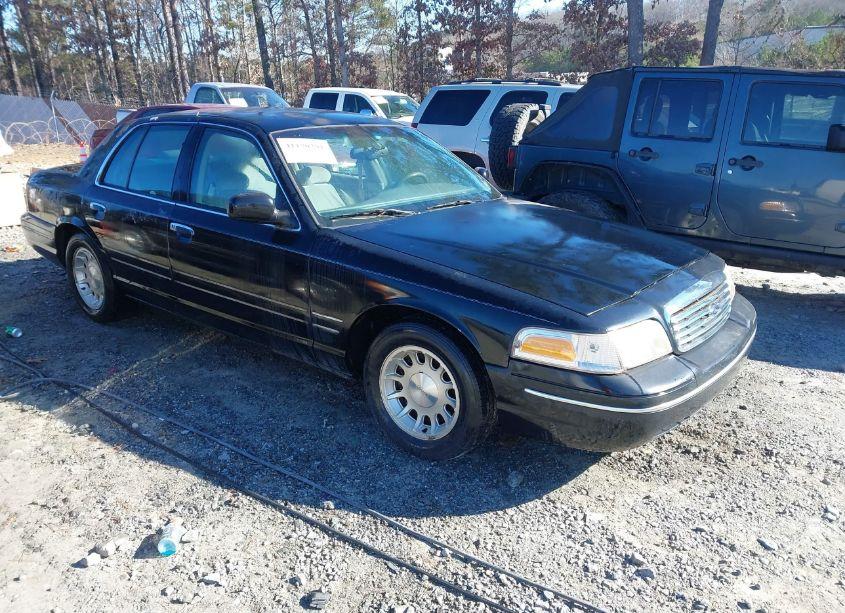 1999 Ford Crown VICTORIA LX (VIN 2FAFP74WXXX132732) main photo