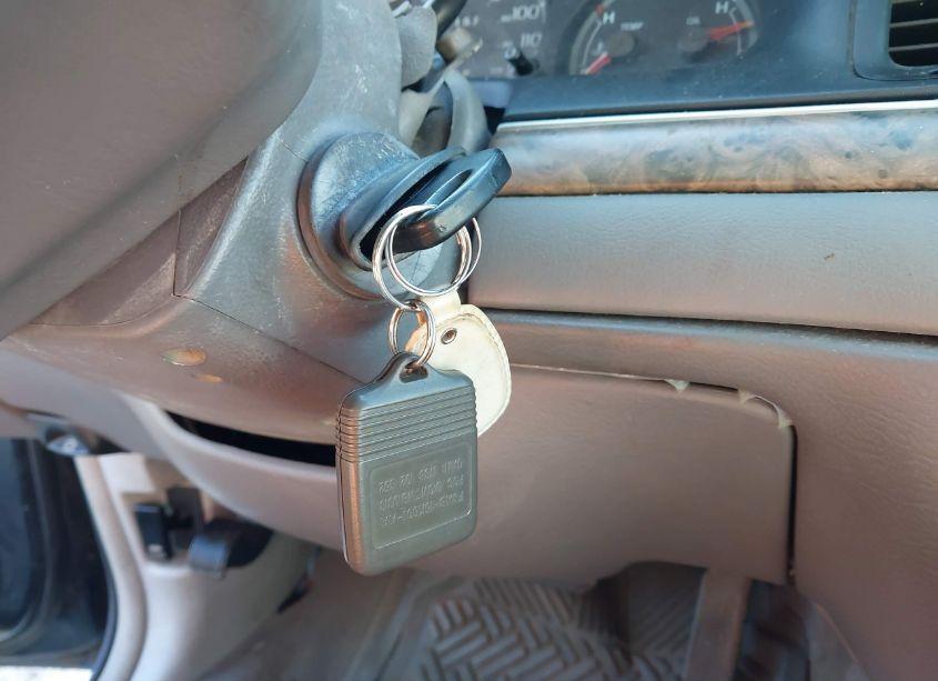 Photo 11 of 1999 Ford Crown VICTORIA LX (VIN 2FAFP74WXXX132732)