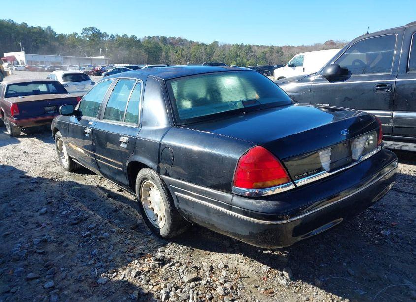 Photo 3 of 1999 Ford Crown VICTORIA LX (VIN 2FAFP74WXXX132732)