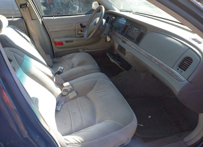 Photo 5 of 1999 Ford Crown VICTORIA LX (VIN 2FAFP74WXXX132732)