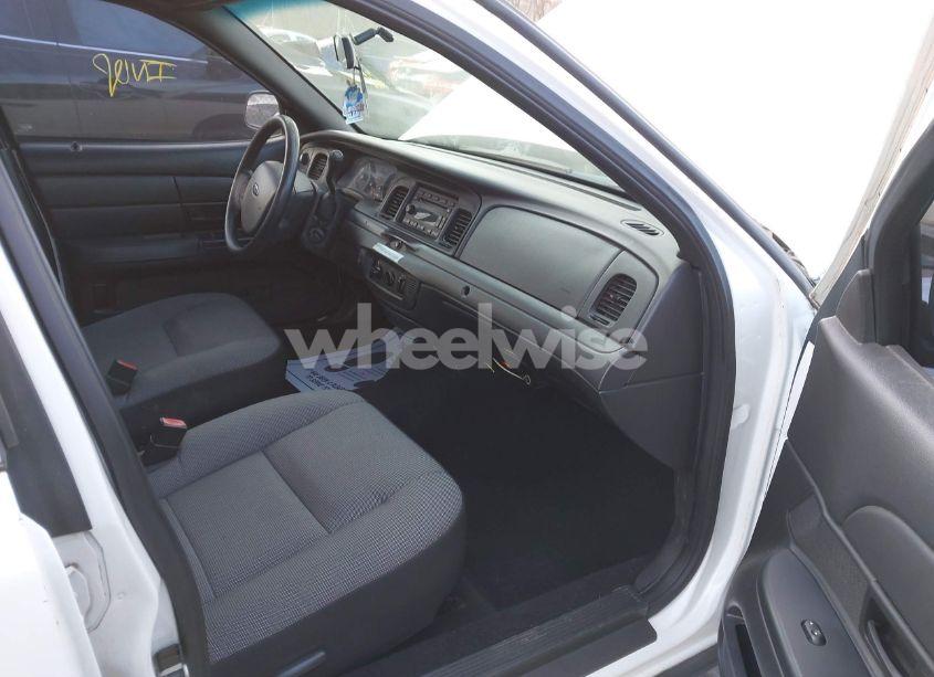 Photo 5 of 2008 Ford Crown VICTORIA POLICE/POLICE INTERCEPTOR (VIN 2FAHP71V08X111880)