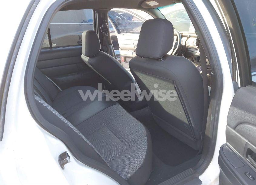 Photo 8 of 2008 Ford Crown VICTORIA POLICE/POLICE INTERCEPTOR (VIN 2FAHP71V08X111880)