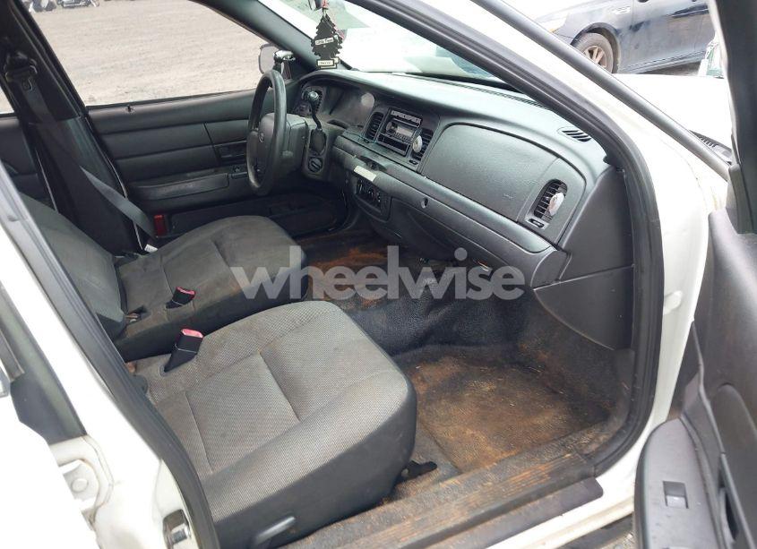 Photo 5 of 2009 Ford Crown VICTORIA POLICE/POLICE INTERCEPTOR (VIN 2FAHP71V39X147936)