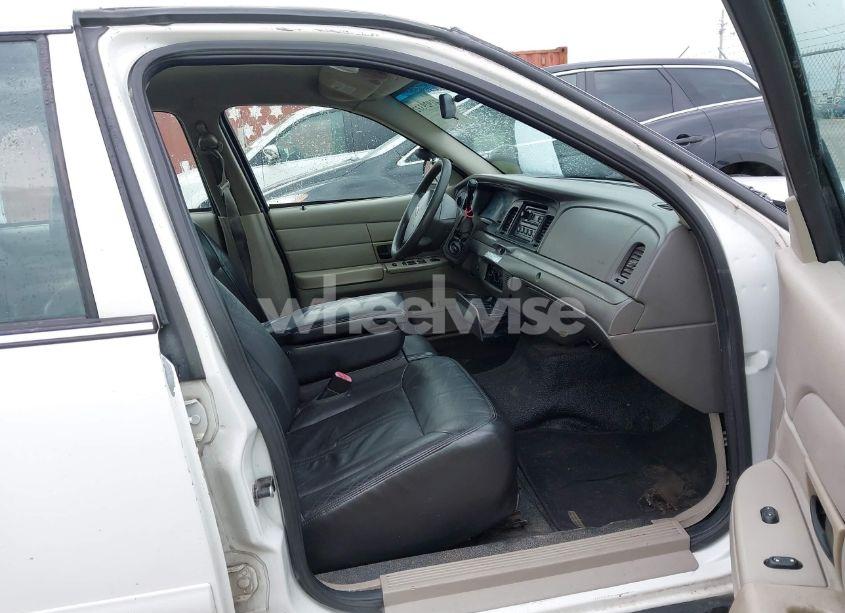 Photo 5 of 2008 Ford Crown VICTORIA POLICE/POLICE INTERCEPTOR (VIN 2FAHP71V48X155882)