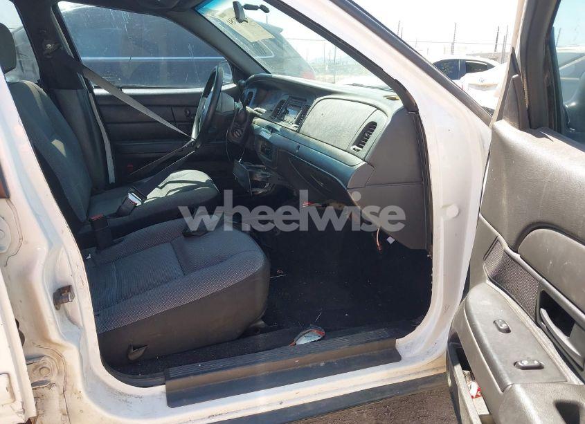 Photo 5 of 2008 Ford Crown VICTORIA POLICE/POLICE INTERCEPTOR (VIN 2FAHP71V48X172634)