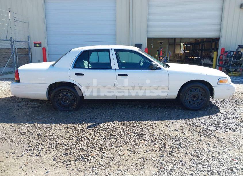 Photo 13 of 2009 Ford Crown VICTORIA POLICE/POLICE INTERCEPTOR (VIN 2FAHP71V49X132555)