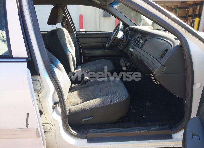 Photo 5 of 2009 Ford Crown VICTORIA POLICE/POLICE INTERCEPTOR (VIN 2FAHP71V49X132555)
