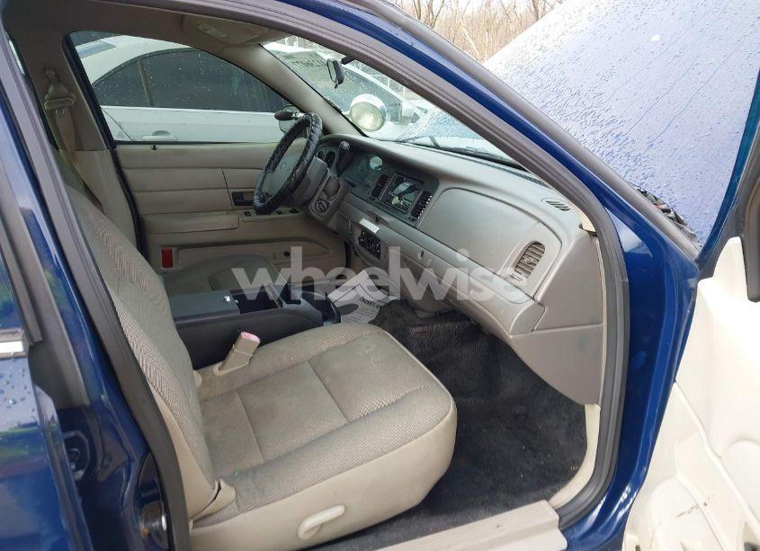 Photo 5 of 2009 Ford Crown VICTORIA POLICE/POLICE INTERCEPTOR (VIN 2FAHP71V69X129012)