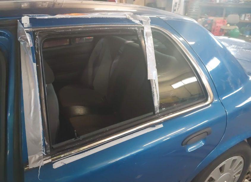 Photo 6 of 2009 Ford Crown VICTORIA POLICE/POLICE INTERCEPTOR (VIN 2FAHP71V69X145632)