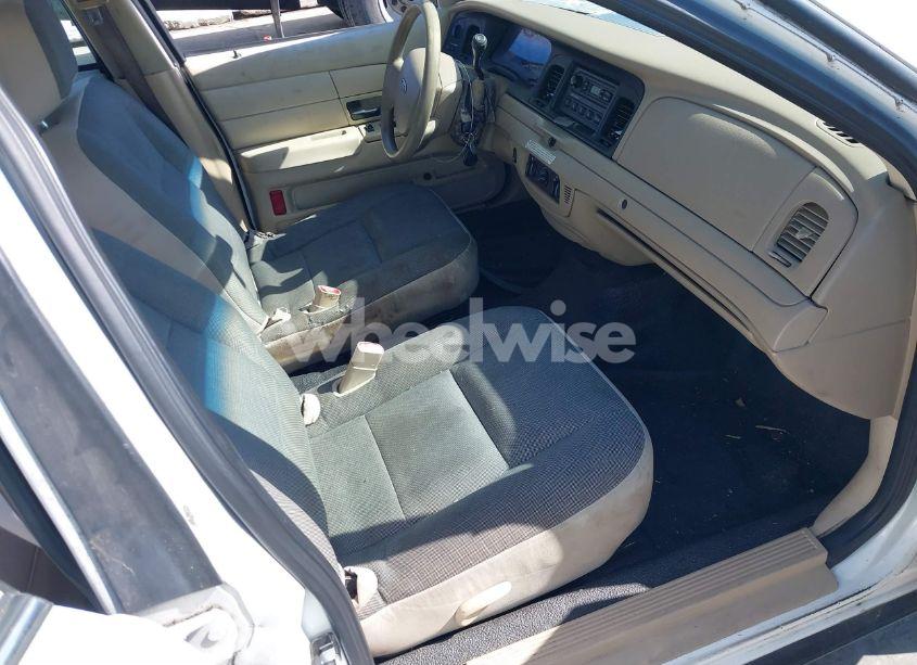 Photo 5 of 2009 Ford Crown VICTORIA POLICE/POLICE INTERCEPTOR (VIN 2FAHP71V79X138687)