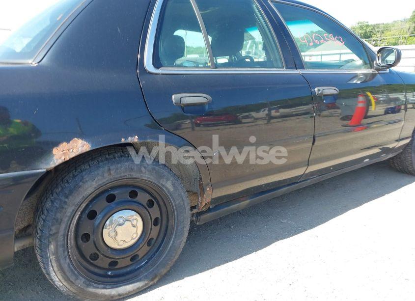 Photo 18 of 2008 Ford Crown VICTORIA POLICE/POLICE INTERCEPTOR (VIN 2FAHP71V88X125929)