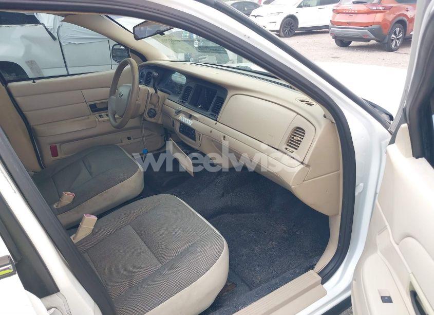 Photo 5 of 2009 Ford Crown VICTORIA POLICE/POLICE INTERCEPTOR (VIN 2FAHP71V99X149206)