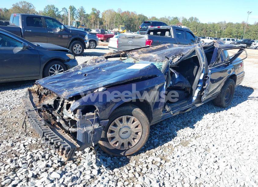 Photo 2 of 2005 Ford Crown VICTORIA POLICE (VIN 2FAHP71W05X102617)