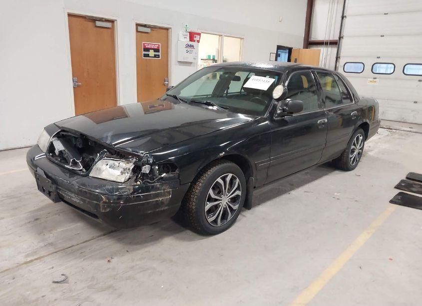 Photo 2 of 2007 Ford Crown VICTORIA POLICE/POLICE INTERCEPTOR (VIN 2FAHP71W07X102152)