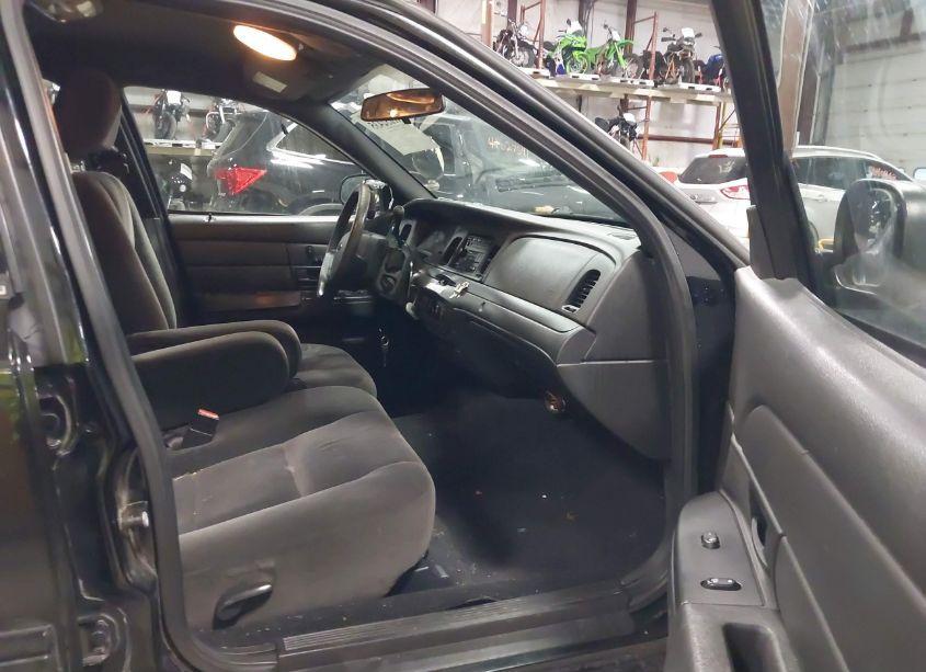 Photo 5 of 2007 Ford Crown VICTORIA POLICE/POLICE INTERCEPTOR (VIN 2FAHP71W07X102152)