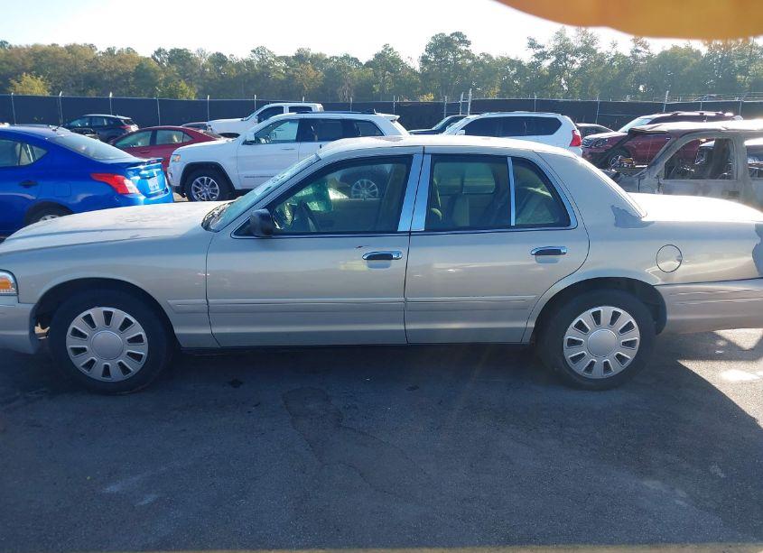 Photo 14 of 2006 Ford Crown VICTORIA POLICE/POLICE INTERCEPTOR (VIN 2FAHP71W16X144196)