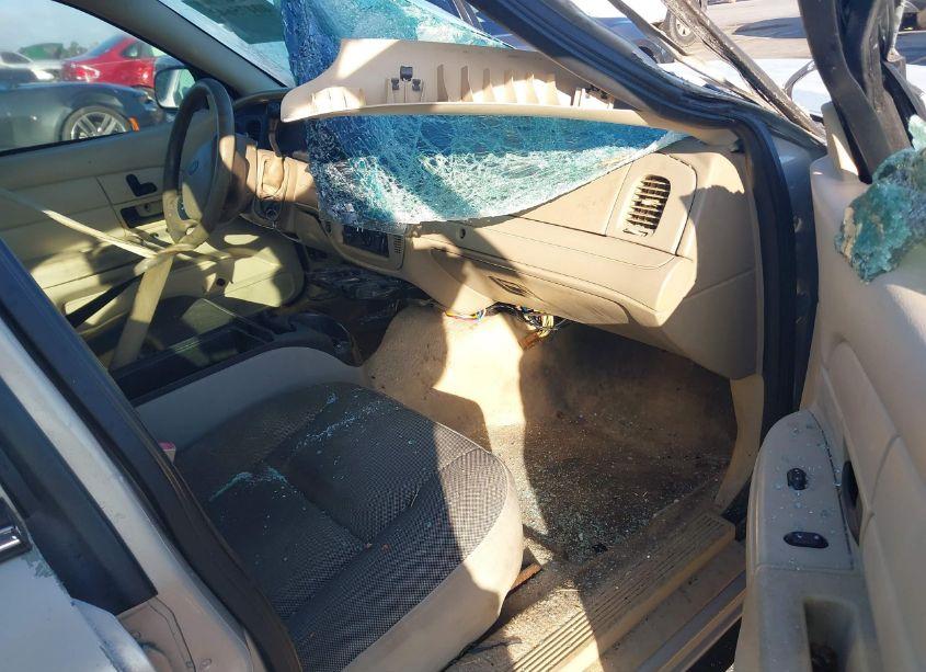 Photo 5 of 2006 Ford Crown VICTORIA POLICE/POLICE INTERCEPTOR (VIN 2FAHP71W16X144196)