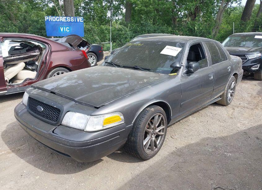 Photo 2 of 2004 Ford Crown VICTORIA POLICE (VIN 2FAHP71W24X134810)