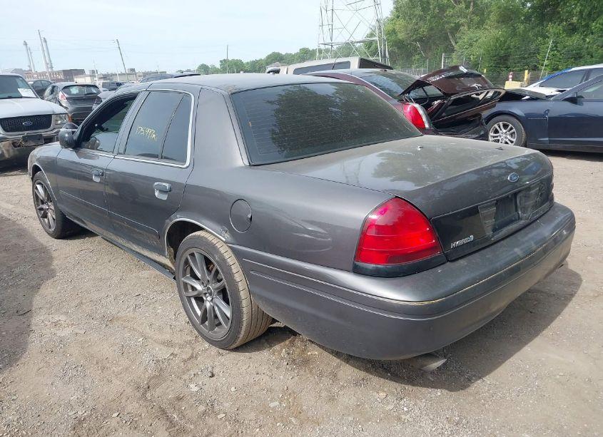 Photo 3 of 2004 Ford Crown VICTORIA POLICE (VIN 2FAHP71W24X134810)