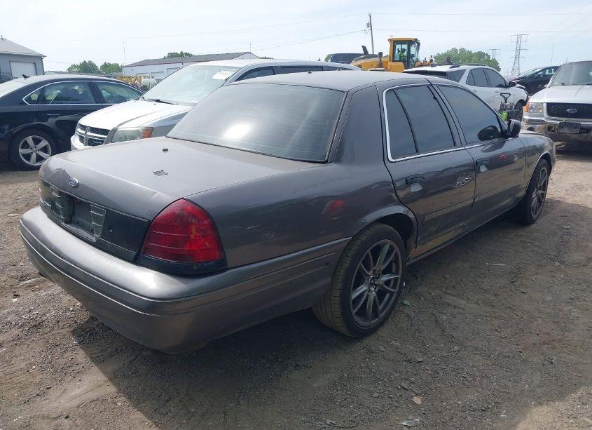 Photo 4 of 2004 Ford Crown VICTORIA POLICE (VIN 2FAHP71W24X134810)