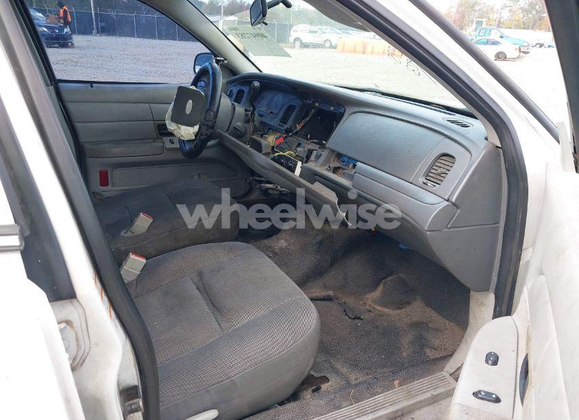 Photo 5 of 2004 Ford Crown VICTORIA POLICE (VIN 2FAHP71W34X166083)