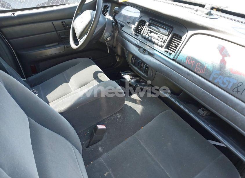 Photo 5 of 2004 Ford Crown VICTORIA POLICE (VIN 2FAHP71W34X181974)