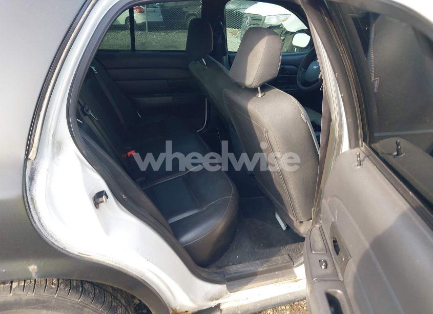 Photo 8 of 2006 Ford Crown VICTORIA POLICE/POLICE INTERCEPTOR (VIN 2FAHP71W76X142677)