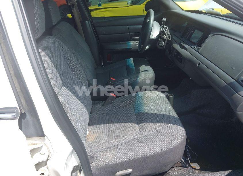 Photo 5 of 2005 Ford Crown VICTORIA POLICE (VIN 2FAHP71W95X137155)