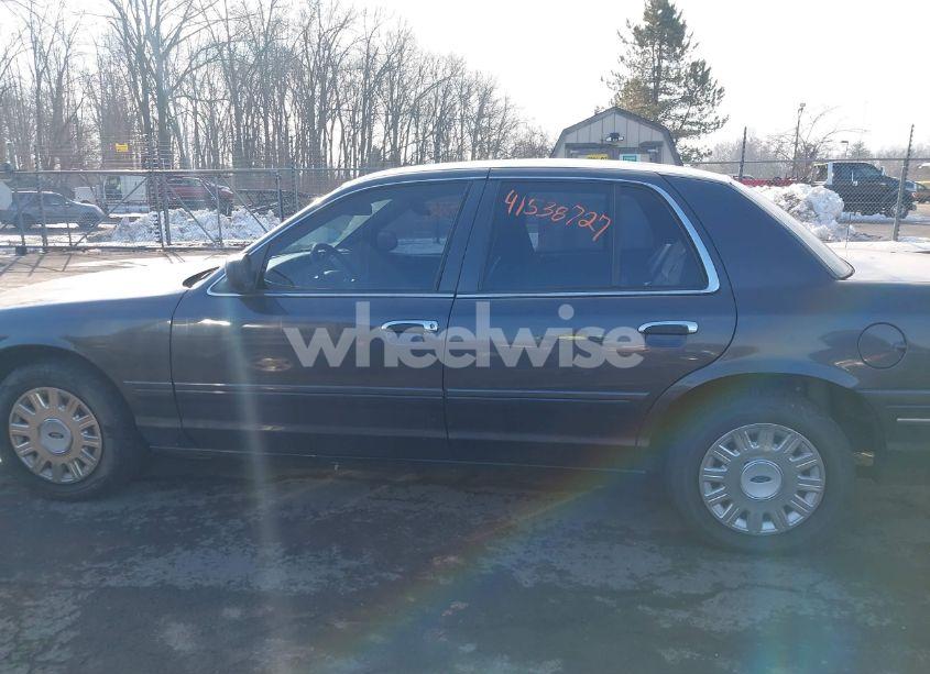 Photo 14 of 2005 Ford Crown VICTORIA POLICE (VIN 2FAHP71W95X170821)