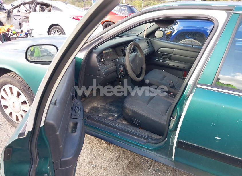 Photo 5 of 2007 Ford Crown VICTORIA POLICE/POLICE INTERCEPTOR (VIN 2FAHP71W97X141693)