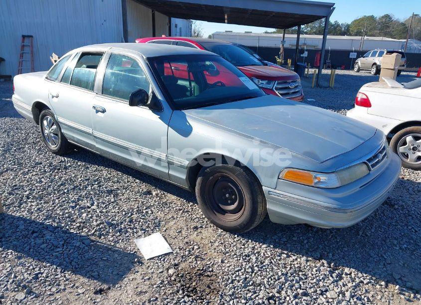 1996 Ford Crown VICTORIA (VIN 2FALP73W0TX129756) main photo