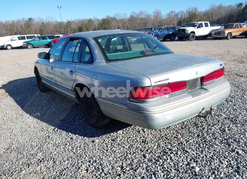Photo 3 of 1996 Ford Crown VICTORIA (VIN 2FALP73W0TX129756)
