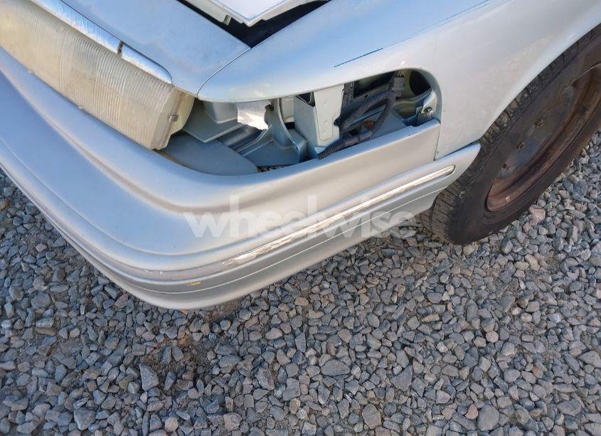 Photo 6 of 1996 Ford Crown VICTORIA (VIN 2FALP73W0TX129756)