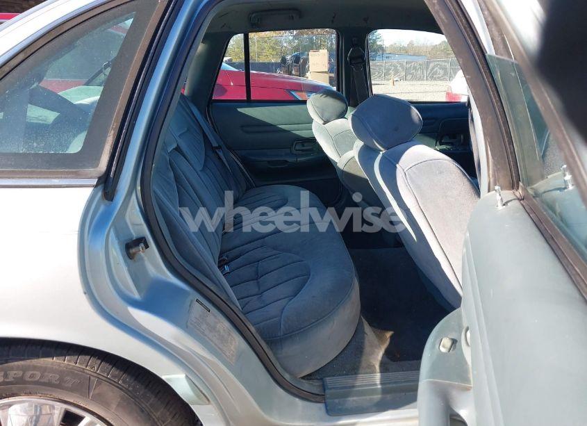Photo 8 of 1996 Ford Crown VICTORIA (VIN 2FALP73W0TX129756)