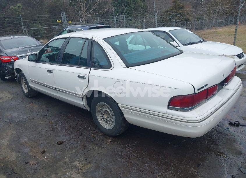 Photo 3 of 1997 Ford Crown VICTORIA (VIN 2FALP73W0VX139965)