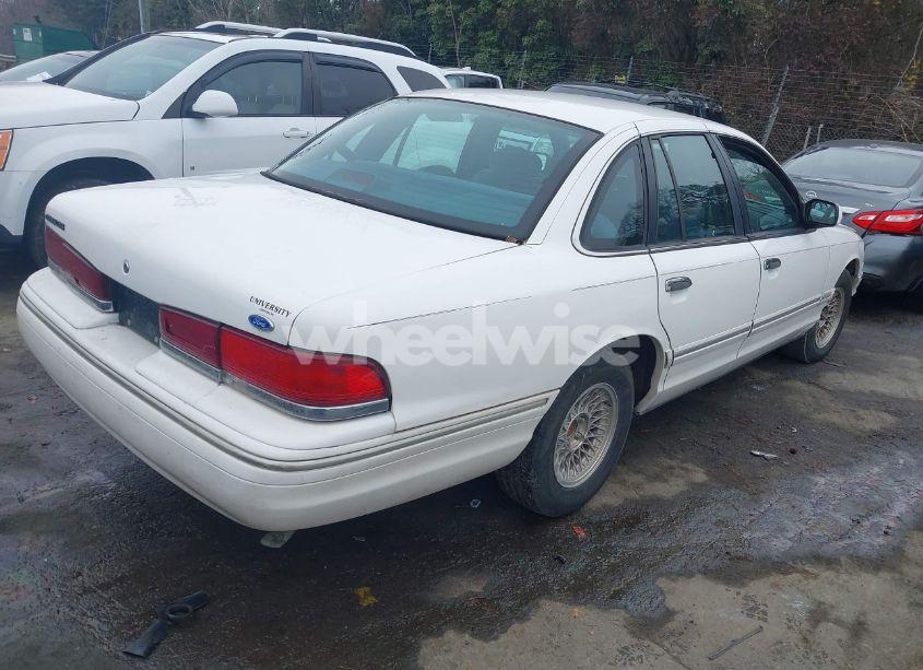 Photo 4 of 1997 Ford Crown VICTORIA (VIN 2FALP73W0VX139965)