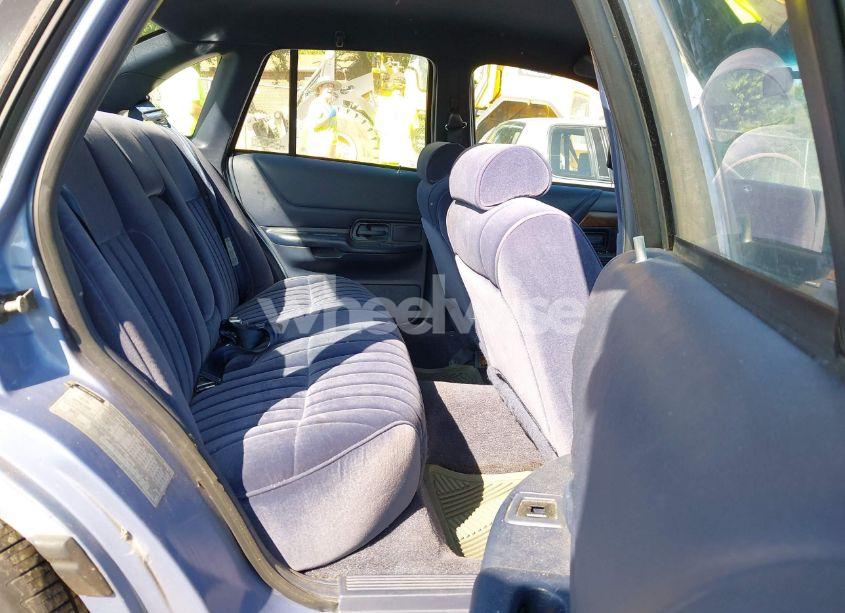 Photo 8 of 1994 Ford Crown VICTORIA (VIN 2FALP73W1RX100114)