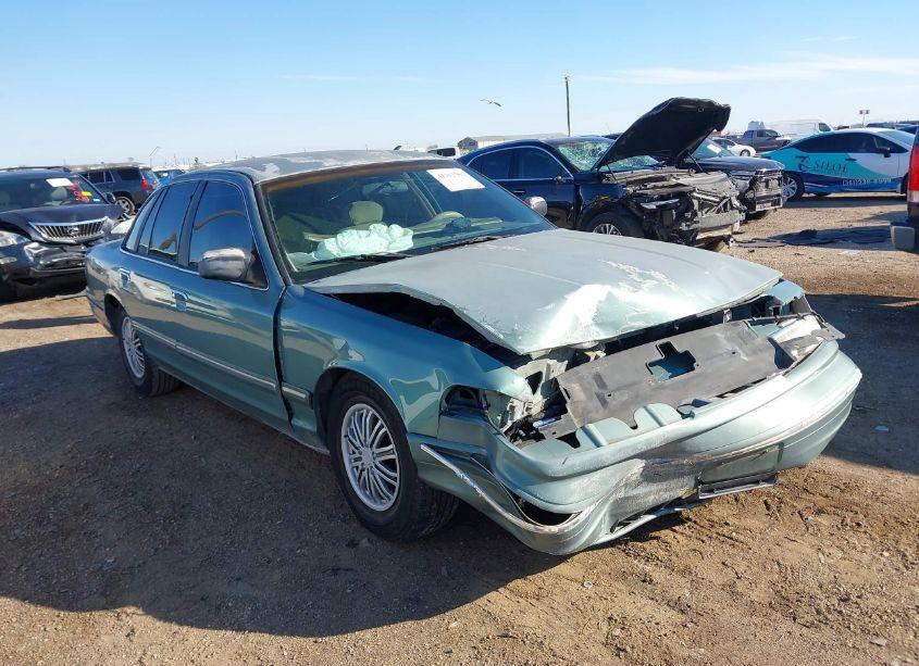 1997 Ford Crown VICTORIA (VIN 2FALP73W1VX122737) main photo