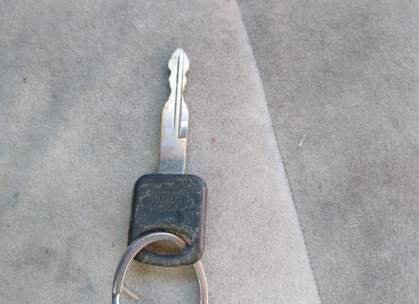 Photo 11 of 1997 Ford Crown VICTORIA (VIN 2FALP73W1VX122737)