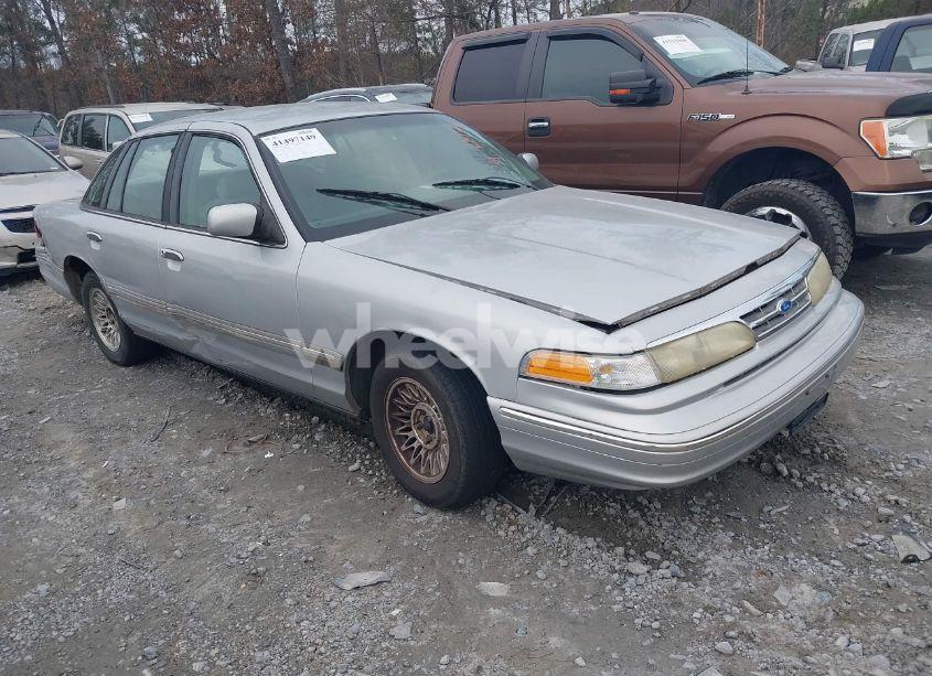1997 Ford Crown VICTORIA (VIN 2FALP73W1VX164003) main photo