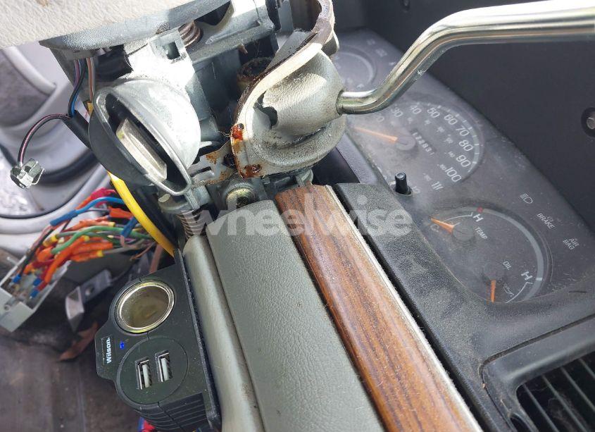 Photo 11 of 1997 Ford Crown VICTORIA (VIN 2FALP73W1VX164003)