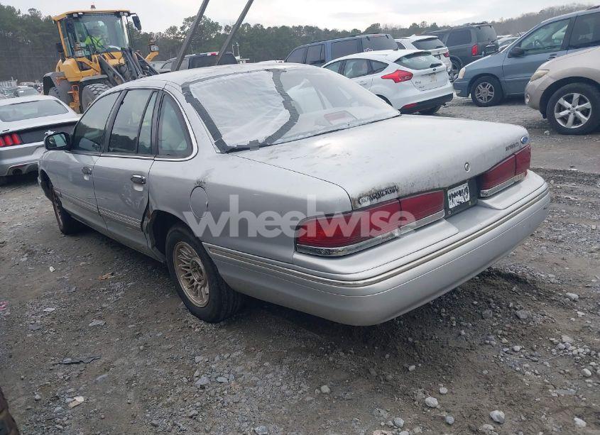 Photo 3 of 1997 Ford Crown VICTORIA (VIN 2FALP73W1VX164003)