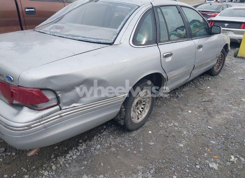 Photo 6 of 1997 Ford Crown VICTORIA (VIN 2FALP73W1VX164003)