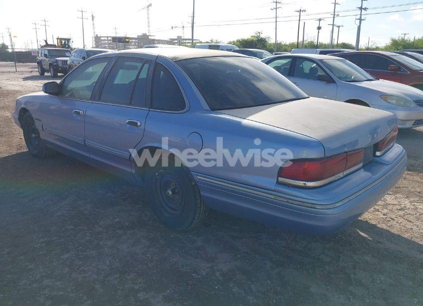 Photo 3 of 1995 Ford Crown VICTORIA (VIN 2FALP73W2SX123049)
