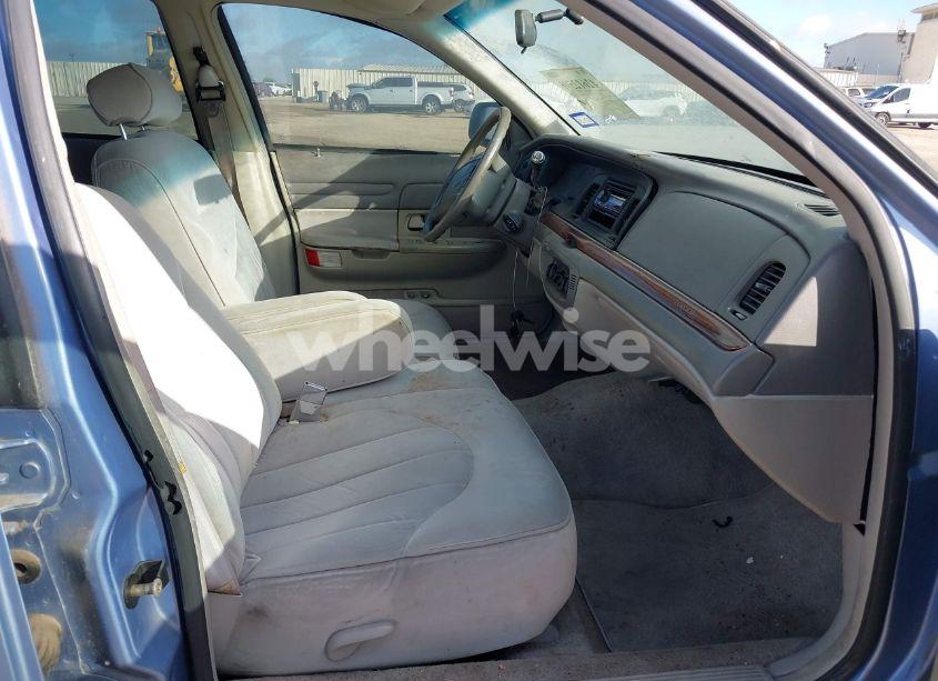 Photo 5 of 1995 Ford Crown VICTORIA (VIN 2FALP73W2SX123049)